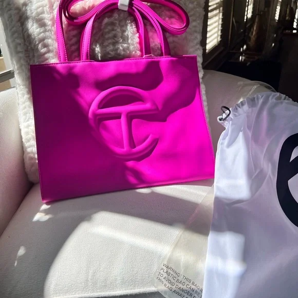 Telfar Medium Shopper - Azalea - Picture 5 of 9